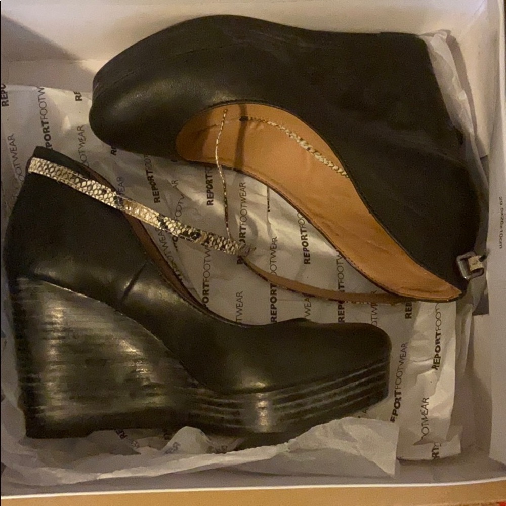 Shoe